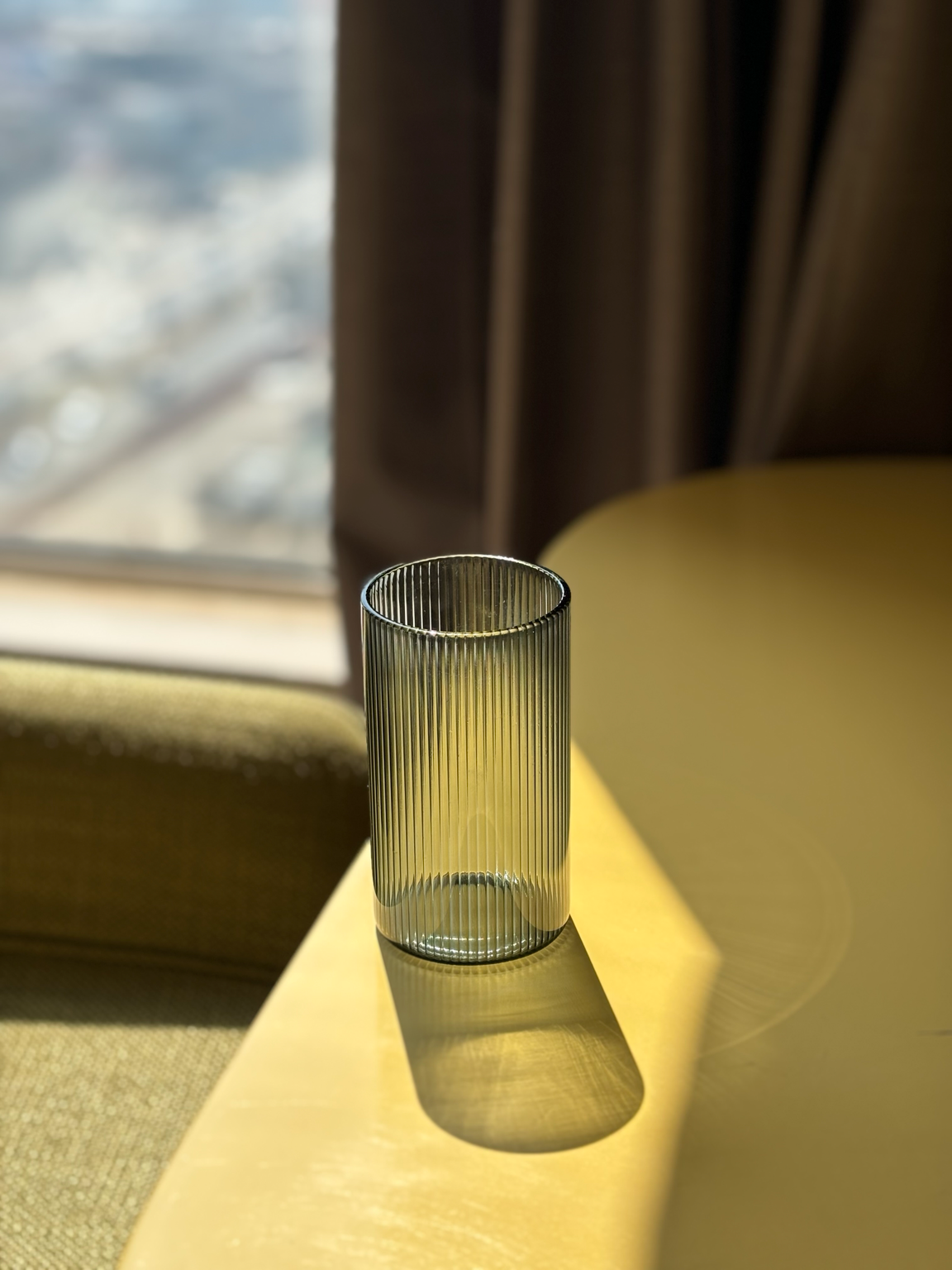 Ribbed smoke glass