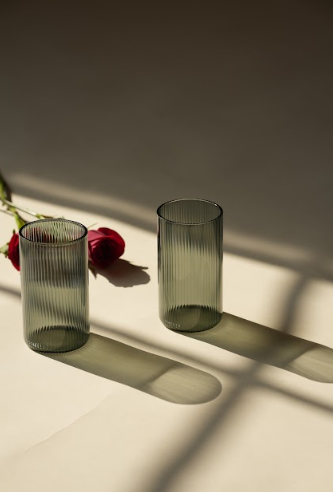 Ribbed smoke glass