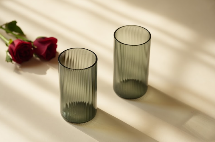 Ribbed smoke glass